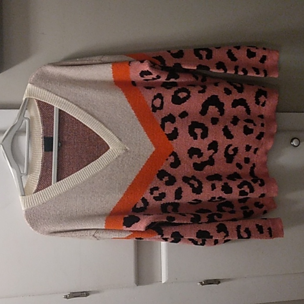 Women's sweater, Size Medium, cute print